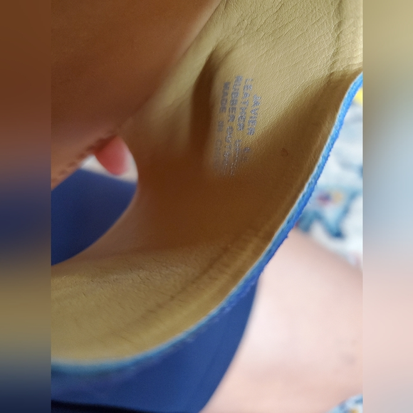 DOLCE vita blue and tan sandals. Size 8.5. GUC minor separation at seam - Picture 5 of 7